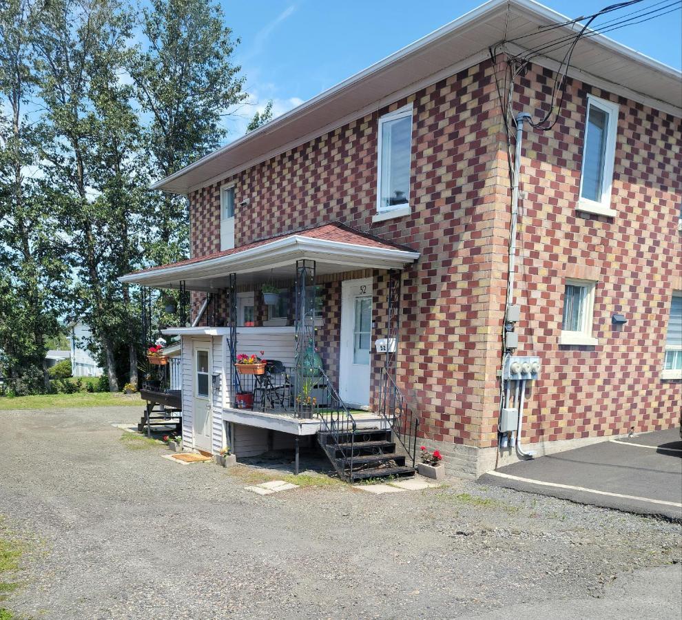 Cozy Quiet Place Next To Hwy Smart Tv+Wifi+Netflix Edmundston Eksteriør bilde