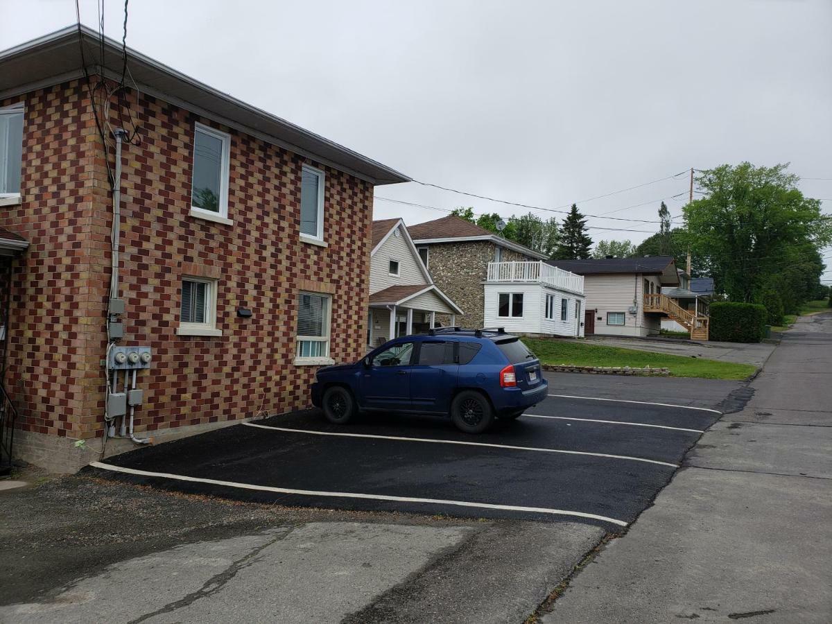 Cozy Quiet Place Next To Hwy Smart Tv+Wifi+Netflix Edmundston Eksteriør bilde